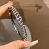 Magnífico Banquete~Pulsera Hueca Rayada de Zirconia con Baño de Oro Real de 18 Quilates, Sensación de Lujo Ligero de Gama Alta, Joyería de Artesanía Exquisita