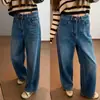 Jeans de perna reta de cintura alta, lavagem azul média suave vintage, com brilho sutil, comprimento até o chão 26 início do outono H082405