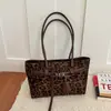 Moda Outono Inverno Bolsa Versátil Feminina 2026 Nova Casual Retro Camurça Pelúcia Bolsa de Ombro Único Bolsa Tote para o Trabalho sob o Braço