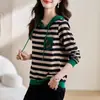 Nova Camiseta Listrada Versátil Simples com Capuz Fina de Manga Longa para Outono Inicial Casual Fashionável Confortável