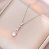 Colar Feminino Japonês e Coreano Estilo Celebridade da Internet Pequena Gota D'Água Zircão Geométrico Nicho Novo Design Pingente Elegante Colar de Aço Titânio