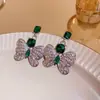 Pendientes de Corazón y Estrella Plateados Flocados, Modernos y Personalizados, Pendientes Versátiles para Mujer, Pendientes de Otoño e Invierno, Lujo Accesible y Sensación de Alta Gama