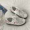Zapatillas de entrenamiento alemanas estilo páramo, nuevo modelo primavera/verano 2026, zapatillas blancas versátiles de suela gruesa, zapatos casuales para combinar con faldas, zapatos de mujer