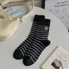 Calcetines de Longitud Media Bordados a Rayas Yuanrun Home para Niñas Primavera y Otoño Calcetines de Algodón Estilo Miu Calcetín de Felpa Transpirable Calcetín Sencillo