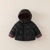 Abrigo Grueso Cálido de Invierno para Bebé Niña Ropa de Invierno Ropa de Algodón Ropa Nueva de Algodón Elegante Chaqueta Acolchada de Algodón para Niños Corta de Moda