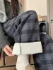 Pantalones de lana a cuadros para mujer, gruesos, forrados de polar, nuevo estilo otoño/invierno, corte holgado, tiro alto, adelgazantes, pierna recta, casual, relajado, pantalones largos de pierna ancha