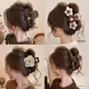 Presilha de cabelo floral elegante com toque de luxo, novo modelo 2026 pinça tubarão, popular entre celebridades da internet, adequada para cabelos grossos, presilha de cabelo de acrílico