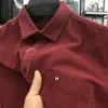 Camisa de manga larga para hombre 100% algodón puro pana bolsillo real color liso casual primavera y otoño camisa de mapache para hombre moda