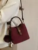 Bolso bandolera cuadrado pequeño de gamuza retro moderno 2026 nuevo de otoño para mujer, de gran capacidad, para uso diario
