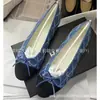 Versão de Luxo dos Sapatilhas de Ballet com Laço Xiaoxiangfeng para Mulheres, Novo Estilo 2025, Mocassins Planos Slip-On Color-Blocking
