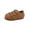 Tênis casuais masculinos com solas macias, novo modelo de outono com velcro, tênis de treino estilo coreano alemão, tênis esportivos de cano baixo para meninas e crianças