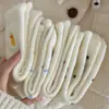 Meias de Veludo Australiano Cor de Leite com Desenho de Pato Amarelo Bordado Outono e Inverno Engrossadas de Cano Médio Estilo Japonês Macias e Aconchegantes Meias Quentes para Casa e Dormir