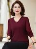 Blusas para Mães Jovens, Camisetas Básicas de Manga Longa para Primavera e Outono, Decote V Moderno, Bordadas com Strass, Tamanho Grande, Blusas para Mulheres de Meia-Idade e Idosas