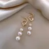 Brincos de Pérola de Água Doce Barrocos com um Design Francês Moderno e Fio de Metal, Brincos de Moda de Nicho