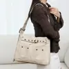 2024 Nueva Bolsa de Mensajero Transfronteriza Moda para Mujeres de Mediana Edad Bolso de Temperamento Cuero Suave Gran Capacidad Multicapa Bolso de Hombro