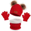 Conjunto de Tres Piezas de Sombrero, Bufanda y Guantes Cálidos de Otoño e Invierno para Niños, Venta Caliente Transfronteriza, Color Puro, Etiqueta de Hierro, Sombrero de Lana para Bebé con Doble Bola