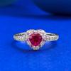 Nuevo anillo de diamantes llenos de amor rojo sangre de paloma de 5*5 mm con forma de corazón de bayas de plata S925 de Mu Jing