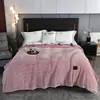 Manta de aire acondicionado con tejido de gofre, manta para siesta en la oficina, manta decorativa para sofá, manta de avión con tejido de piña, venta al por mayor y envío transfronterizo