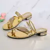 Nuevas Sandalias de Cuña con Plumas y Pedrería para Mujer Verano 2026 de Moda Versátiles de Tacón Bajo para Playa