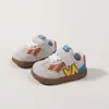 Sapatos de Verão Jingqi 2026 para Crianças Pequenas, Sapatos Esportivos Antiderrapantes de Solado Macio para Bebês e Crianças Pequenas, Tênis de Malha Respirável para Crianças Maiores