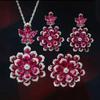 TikTok Nuevo Collar de Set de Flores Eternas Colgante de Lujo Azul Real Aretes de Corindón Rojo Anillo Tesoro Color Esmeralda
