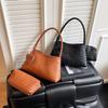 Bolso Tejido de Gran Capacidad para Mujer, Nuevo Bolso de Hombro Casual para el Trabajo, Bolso de Axila de Nicho para Commuter Otoño/Invierno 2025, Bolso para Madre e Hija