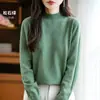 Comércio eletrónico transfronteiras: Suéter novo outono/inverno 2026, uma blusa de malha de manga comprida, gola redonda levemente alta, para usar em camadas