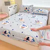 Juego de tres piezas de sábana de terciopelo de leche cálido y engrosado de alto peso para otoño e invierno, funda de colchón de dibujos animados para niños con cubierta de cama de felpa, disponible para venta al por mayor