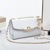 Venta Directa de Fábrica Bolsos para Mujer 2026 Nuevo Modelo Bolso Pequeño Cuadrado de Hombro Cruzado Moda Versátil Cadena Tejida Cuero Brillante Bolso para Mujer