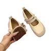 Zapatos Casuales de Cuero para Niñas 2025 Verano Nuevos Estilo Princesa Suela Suave Zapatos Individuales Verano para Combinar con Faldas Mocasines Plateados