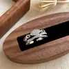 Anel de Cruz com Pedras de Diamante de Alta Costura para Mulheres, Estilo Hip-Hop Retrô Transfronteiriço Europeu e Americano, Anel Minimalista de Nicho para o Dedo Indicador