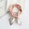 Bufanda cuadrada pequeña de seda artificial con estampado de pata de gallo de estilo coreano, decoración de moda, bufanda de seda 70, fábrica de bufandas profesional, en stock, venta al por mayor
