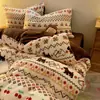 Conjunto de Roupa de Cama de Quatro Peças em Lã de Leite Espessa Estampa Fair Isle Lençóis e Capas de Edredom Alta Gramatura Quente Conjunto para Dormitório Estudantil