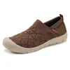 Sapatos Femininos de Verão Novos Slip-On Leves Planos, com Solado Macio, Confortáveis, Versáteis Sapatos de Mãe, Sapatos de Tecido Old Beijing para Mulheres