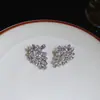 Brincos de Agulha Prata com Diamantes e Pérolas, Design de Borla em Flor, Brincos Estilosos e Luxuosos com um Toque de Alto Padrão