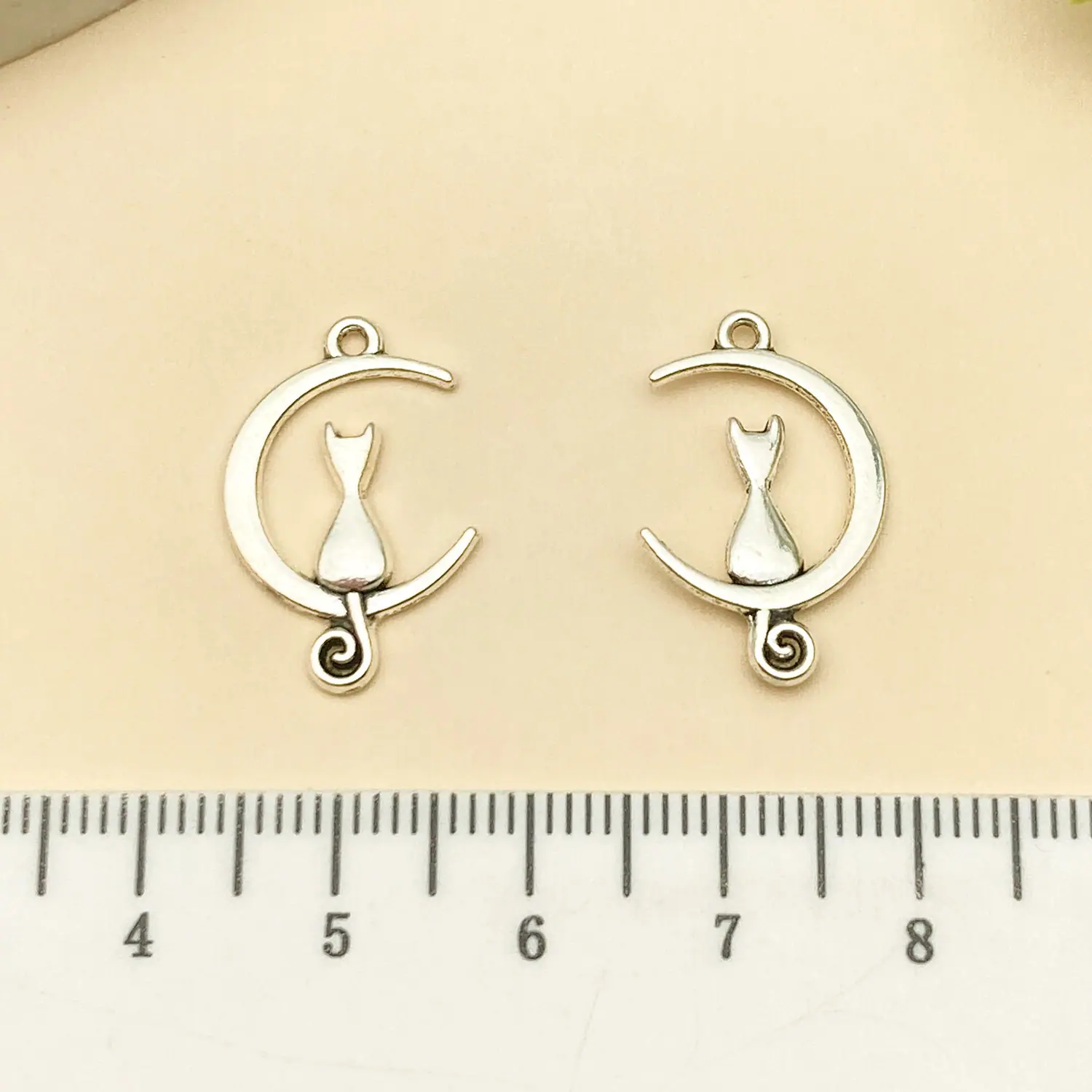 19258-M-古银锌合金月亮猫21x13mm-0.8g