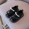 Zapatos de Cuero Perla Elegantes Versátiles de Moda para Niñas de Primavera y Otoño Zapatos Individuales de Flyknit para Niñas Pequeñas Ventas Directas de Fábrica