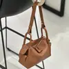 Fabricante de Bolsos de Cuero Genuino para Mujer de Guangzhou Bolso Tote de Piel de Vaca de Primera Capa Soporta Pequeñas Cantidades Venta al por Mayor Mixta OEM Comercio Exterior