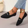 Zapatos planos de mocasín de punta con decoración metálica para mujer, talla grande, estilo europeo y americano, para el otoño de 2026, sin cordones, para el trabajo