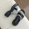Sandalias Elegantes de Plataforma con Tacón Medio, Peep-Toe y Tira, Decoradas con Pedrería, Suela Gruesa, Tendencia Primavera/Verano 2026