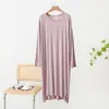 Bata de noche de modal para mujer, corta por delante y larga por detrás, con cuello redondo y manga larga, ropa de casa holgada de talla grande para primavera, se puede usar en exteriores, vestido largo para mujeres de talla grande