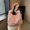 Bolsas de Pelúcia Transfronteiriças Femininas 2026 Outono/Inverno Nova Tendência Grande Capacidade Bolsa Transversal de Ombro Moda Versátil Bolsa Tote