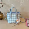 Bolsa Pequeña Nueva de Verano 2026 para Mujer, Patrón de Cuadros, Bolso de Hombro Cruzado Elegante y Único, Bolso de Mano Sencillo Tipo Cubo