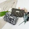 Bolso de mano retro con estampado de cebra para mujer Otoño 2026 Bolso cuadrado pequeño simple urbano Bolso de mano Bolso de muñeca
