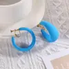 Clip de oreja de acrílico con forma de C de dopamina europea y americana, clip para oreja sin perforación, moda femenina, pendientes de color caramelo pintados, esmerilados, venta al por mayor