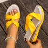 Sandalias de Verano Nuevas con Tiras Cruzadas de Cuña Estilo Europeo y Americano Talla Grande Sandalias de Punta Abierta de Suela Gruesa Venta al por Mayor