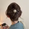 Pinza de Cierre Redonda Elegante con Perla para Cabello Mujeres 2025 Nuevo Pinza de Tiburón de Alta Gama para la Parte Trasera del Cabello