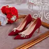 Sapatos de casamento vermelhos confortáveis para mulheres Xiuhua vestido de noiva dois usos 2026 novos saltos altos sapatos de noiva sapatos de noiva francesa
