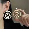 Uau Brincos Estilo Metal Minimalista de Luxo com Coração Vazado de Pérola Floral Retrô Europeu e Americano