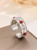 Anillo de Luz de Zirconia Incrustada en Oro Real Chapado en Cobre Transfronterizo Europeo y Americano Lujo Ligero Sensación de Alta Gama Anillo para el Dedo Joyería de Mano Versátil Fabricante Venta al por Mayor en Stock